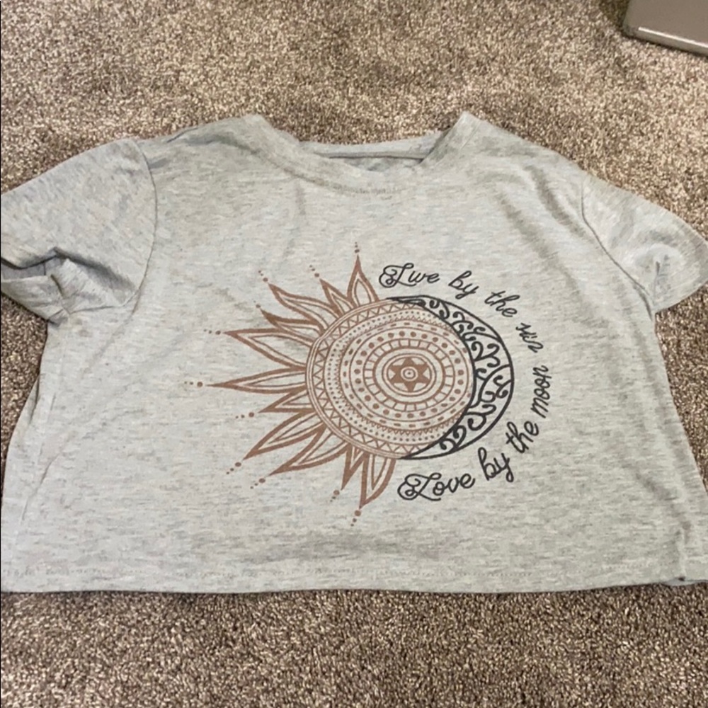 cropped graphic tee